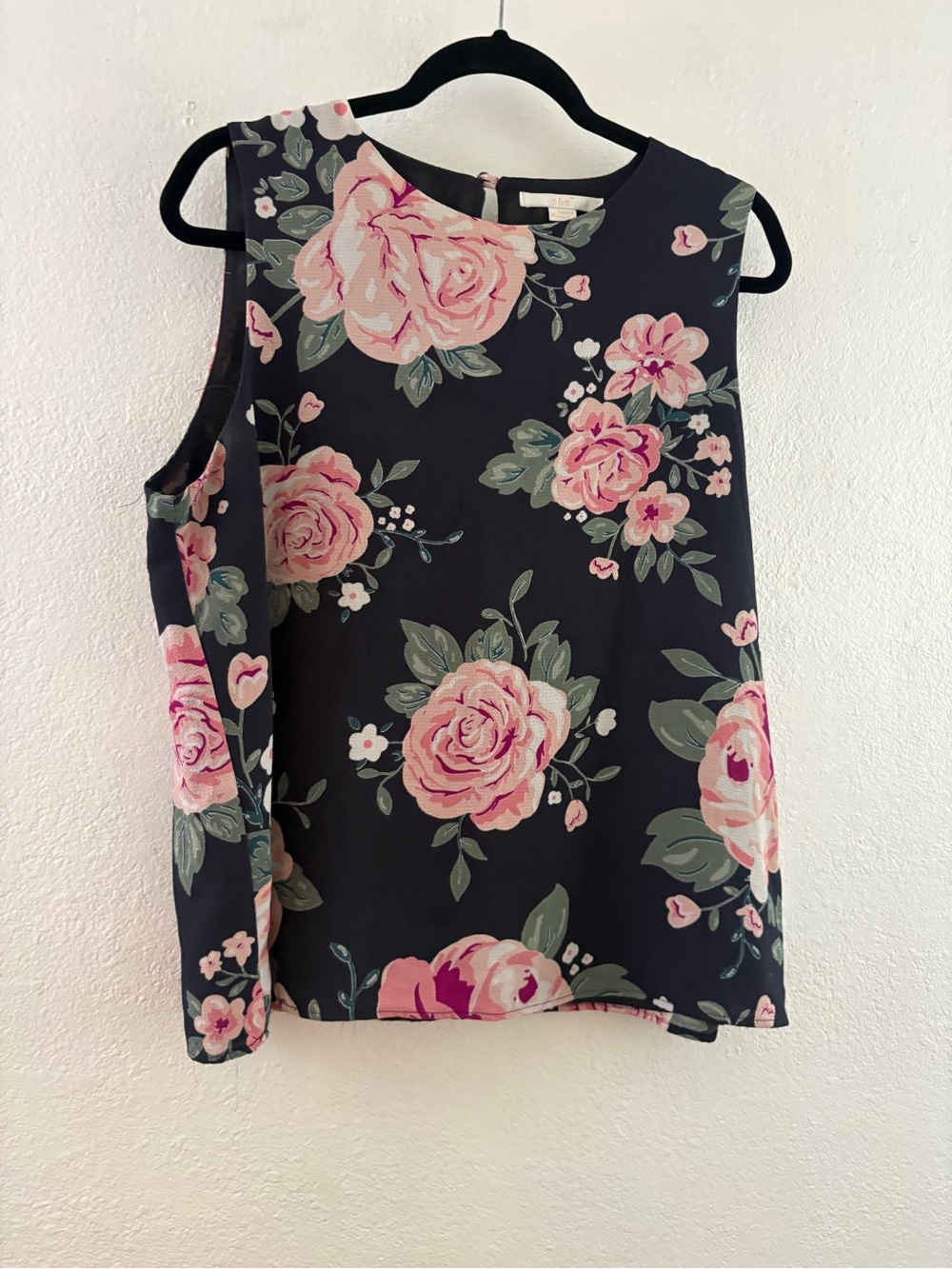 C&E charcoal black sleeveless shell blouse featuring a large pink rose size XL